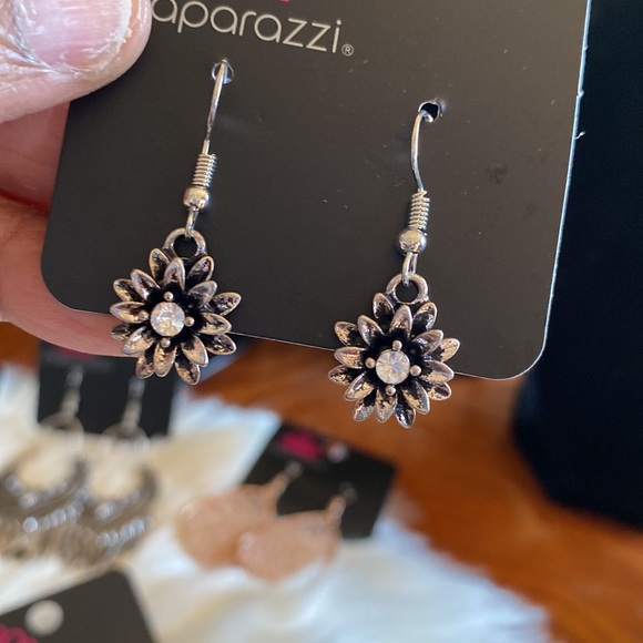 Everything must go sale - Picture 3 of 11